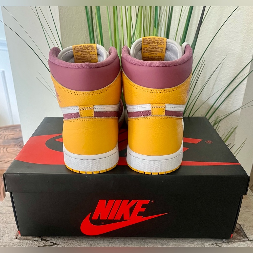 Air Jordan 1 Retro High OG Brotherhood Sneakers - Picture 5 of 8